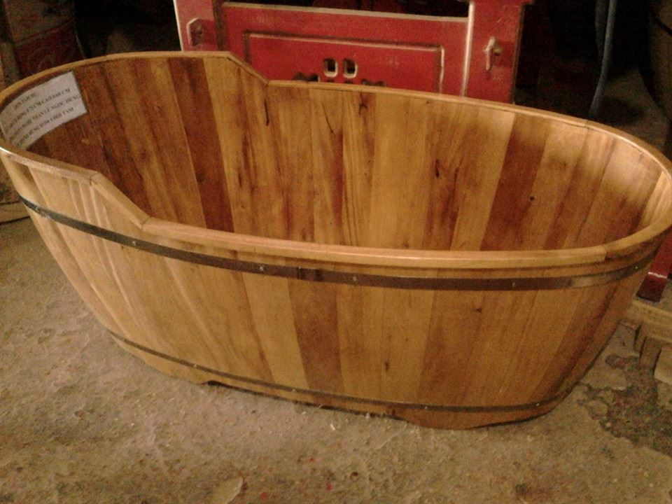Bồn tắm gỗ